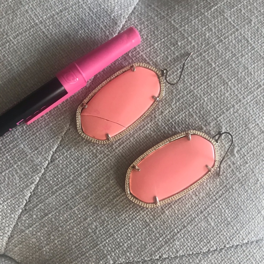 Coral Kendra Scott Danielle earring